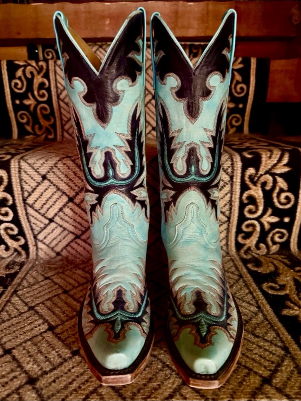 LUCCHESE DESTROYED GOAT LEATHER EAGLE STITCHED TURQUOISE COWBOY BOOTS, size 6 - Picture 3 of 6
